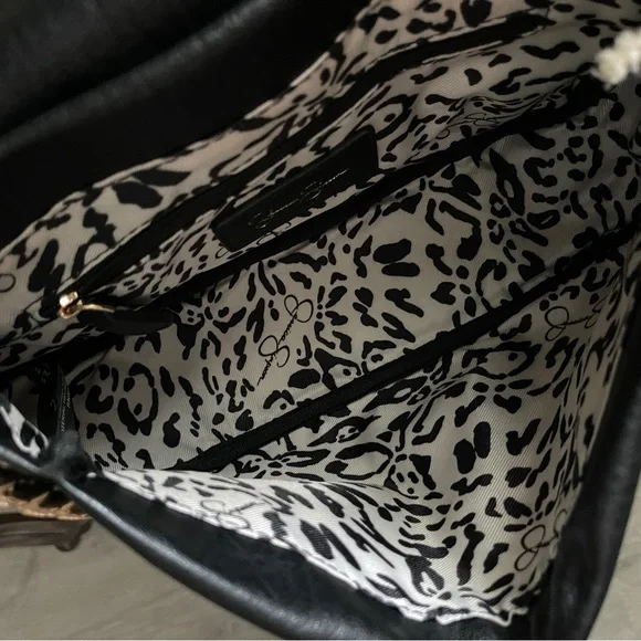 JESSICA SIMPSON Crossbody Bag with Gold Details and Chain Strap In Jenni… - Picture 15 of 16